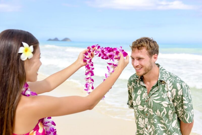 Big Island: Kona Airport Honeymoon Lei Greeting - Booking Information
