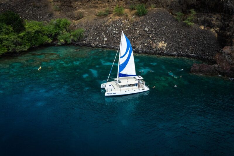 Big Island: Morning Snorkel Sail to Captain Cooks Monument - Food and Beverages