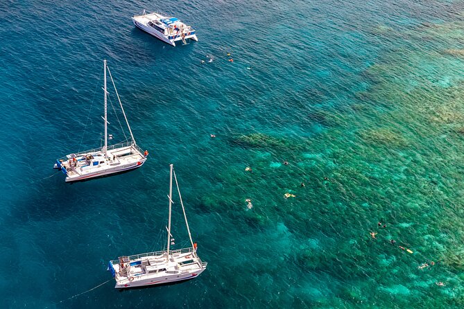 Big Island Snorkel Cruise From Waikoloa - Group Size and Capacity