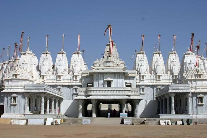 Bikaner Full Day Sightseeing With Bhandeshwari Jain Temple and Lunch - Meeting and Pickup