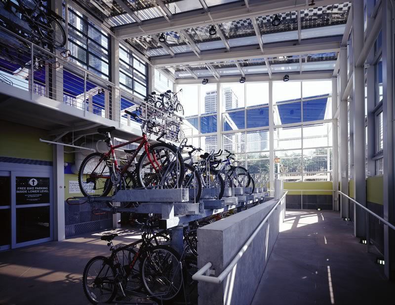 Bike and Roll Chicago: Day Bike Rental - Bike Models and Features