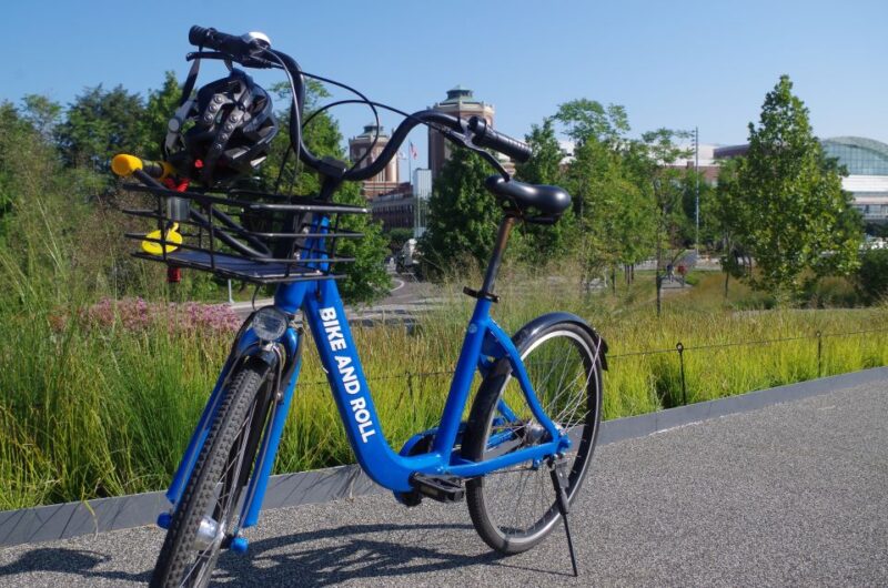 Bike and Roll Chicago: Day Bike Rental - Trail Highlights and Exploration