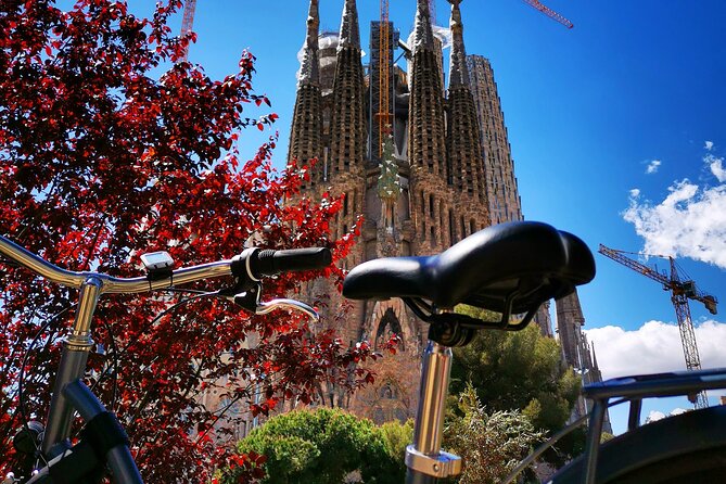 Bike and Sailing Tour in Barcelona - Bike Tour Highlights