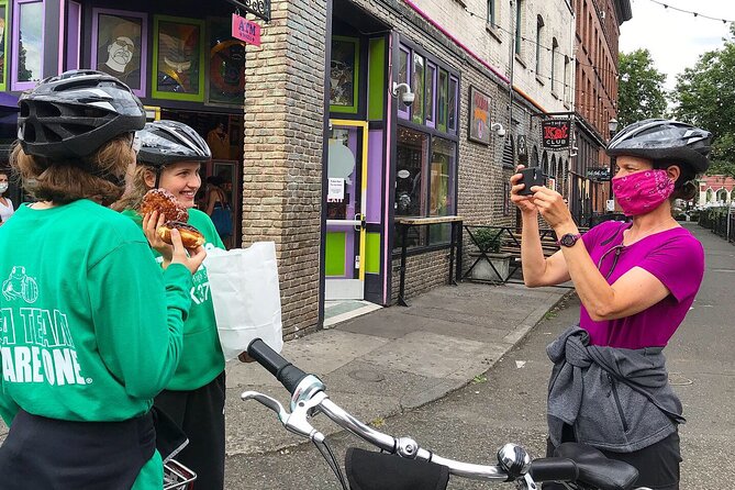 Bike Around Portland Oregon: Bridges, Neighborhoods, Poetry and Roses - Rose Garden Visit