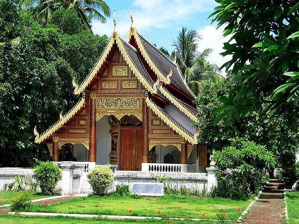 Bike Historic Old City Chiang Mai - Active Day Tour - Taking in Culture