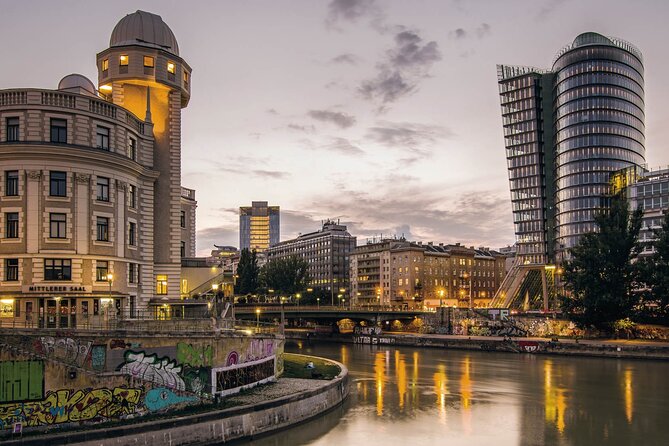 Bike Tour Hidden Vienna - Rathaus and Its History