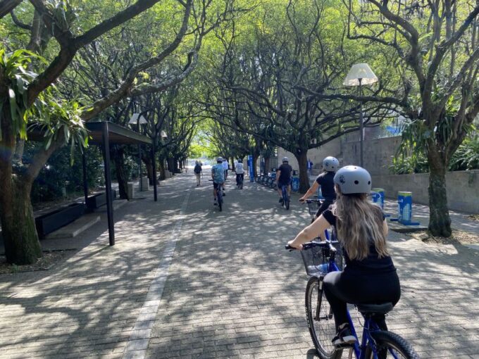 Bike Tour Medellin With Snacks and Local Beer - Explore City Center of Medellin
