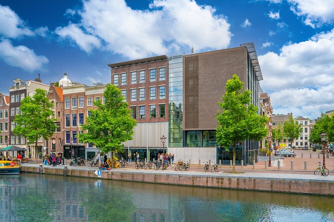 Bike Tour of Amsterdam Old Town, Top Attractions and Nature - Rental Bikes and Gear