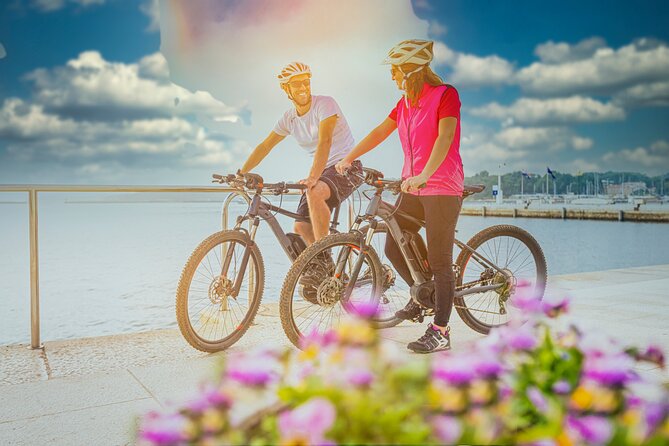 Bike Tour of Berlin Top Attractions With Private Guide - Meeting and Transportation Details