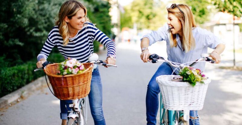 Bike Tour of Cologne Top Attractions With Private Guide - Key Points