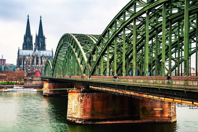 Bike Tour of Cologne Top Attractions With Private Guide - Customization Options
