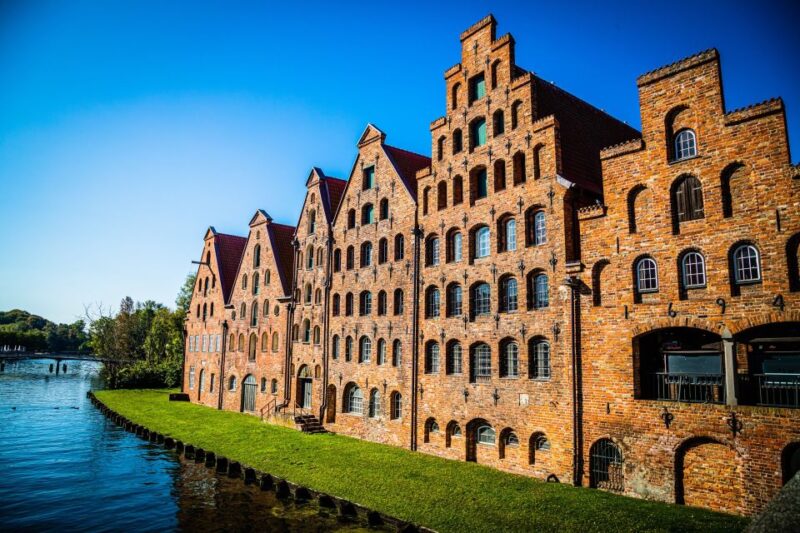 Bike Tour of Lubeck With Top Attractions and Private Guide - Key Points