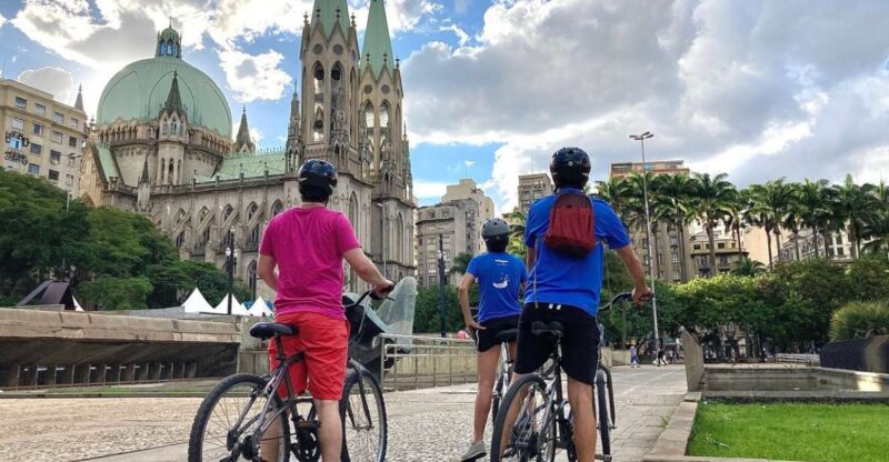 Bike Tour of São Paulo Historical Downtown - Discovering Urban Scenes by Bike