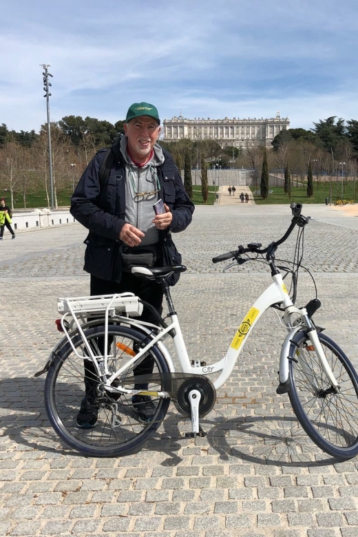 Bike Tour Through Madrid Río and Casa De Campo - Biking in Madrid Río