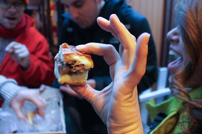 Bikes, Bites, and Brews: Chicagos Signature Dishes Bike Tour - Riverwalk Revelations
