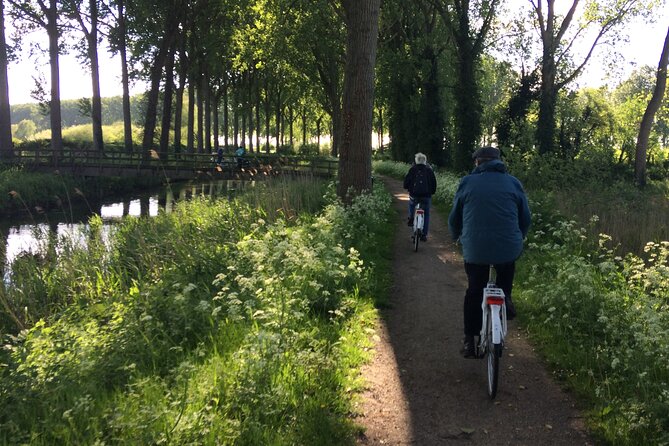BikeTour Bruges & Damme in Spanish and English - Participant Requirements