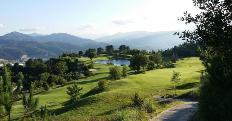 Bilbao: 3-Day Golfing Vacation - Guggenheim Museum Experience
