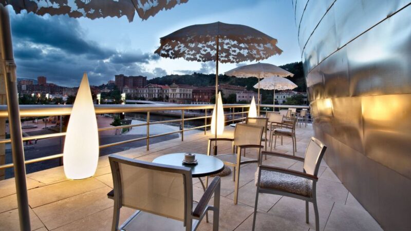 Bilbao All Iron Tour: Guggenheim and San Mamés With Lunch - Iconic Sites Explored