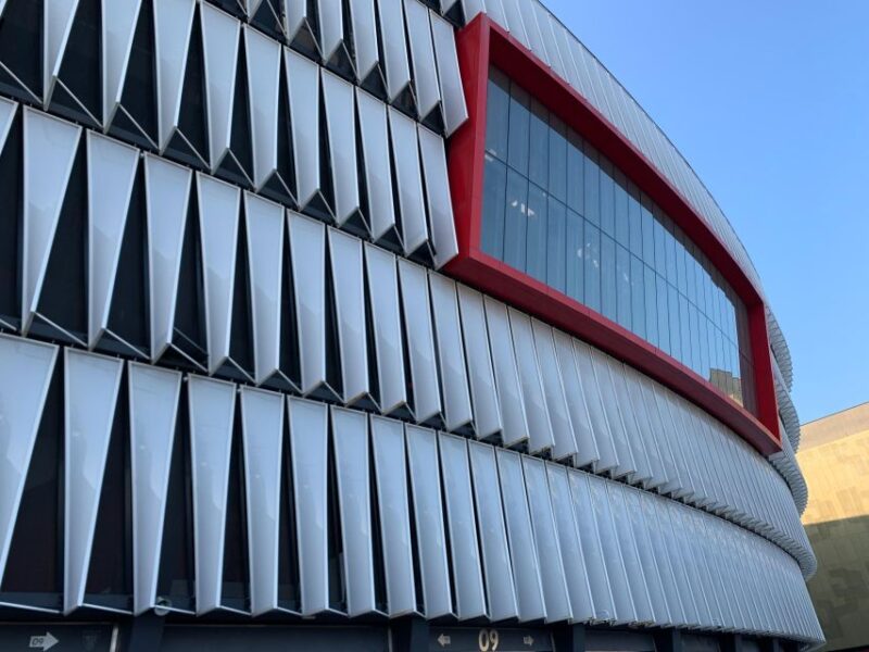 Bilbao All Iron Tour: Guggenheim and San Mamés With Lunch - Free Time for Museum