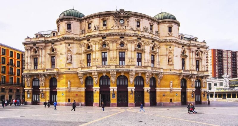 Bilbao Architecture and Churches Tour - Architectural Focus