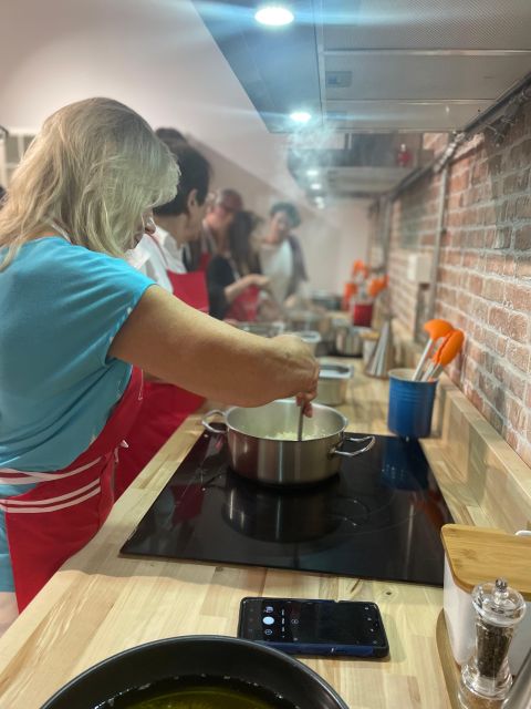 Bilbao: Basque Pintxos and Tapas Cooking Class With Open Bar - Key Points