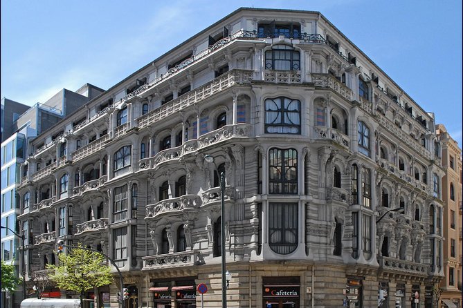 Bilbao Classic & Modern - Personalized Group Experience
