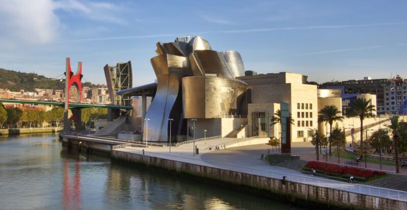 Bilbao: Classic & Modern Guided Walking Tour With Pintxos - Exploring Medieval Architecture