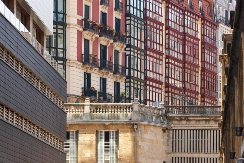 Bilbao: Express Walk With a Local in 60 Minutes - Key Points