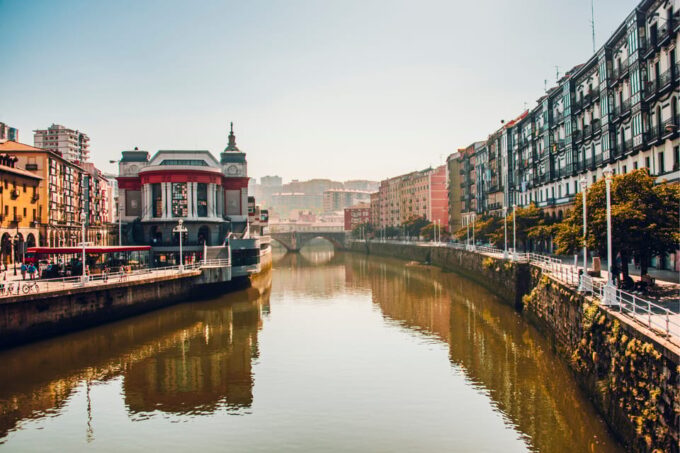 Bilbao: First Discovery Walk and Reading Walking Tour - Frequently Asked Questions