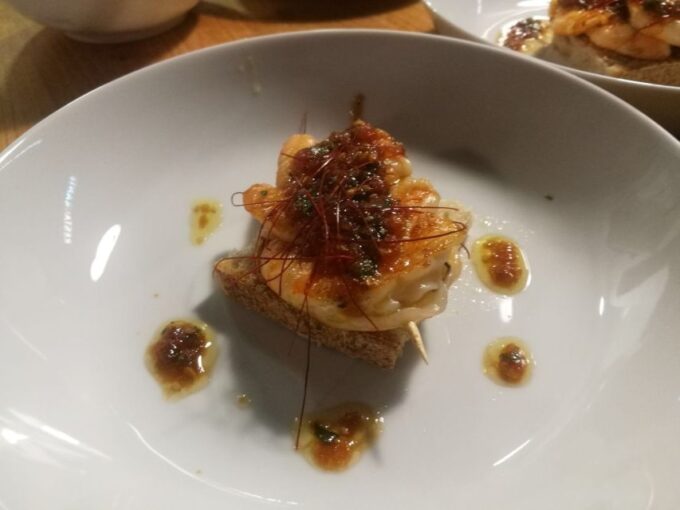 Bilbao: Gastronomic and Cultural Walking Tour With Tastings - Meeting Point and Guide Identification