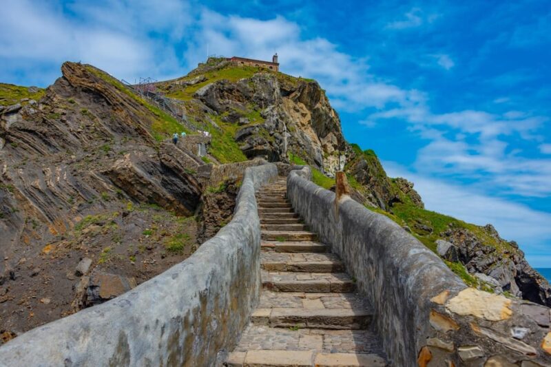Bilbao: Gaztelugatxe, Bermeo, Mundaka, Gernika, & Wine Tour - Discovering the Charm of Bermeo