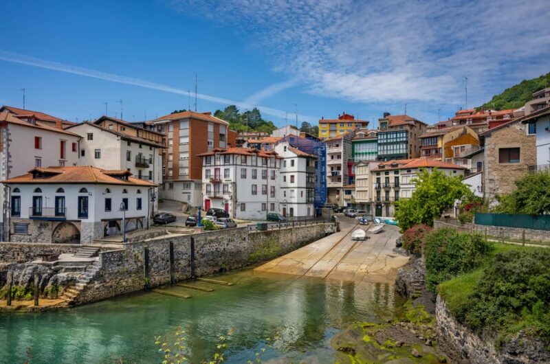 Bilbao: Gaztelugatxe, Bermeo, Mundaka, Gernika, & Wine Tour - Savoring the Basque Wine Experience