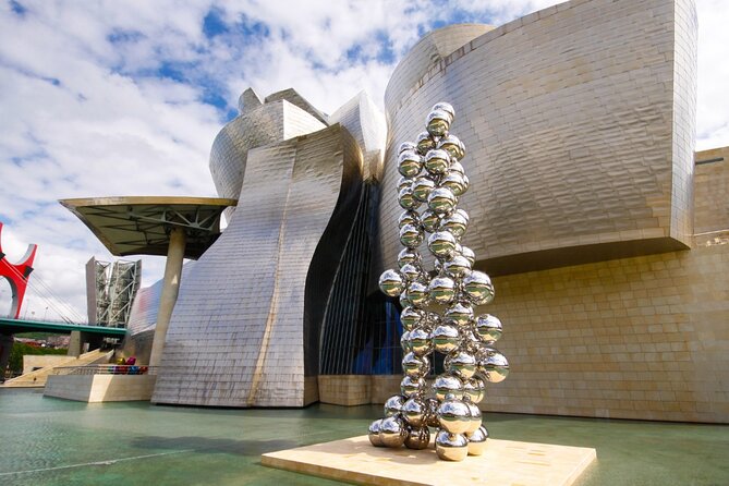 Bilbao & Guggenheim Museum Private Walking Tour With Guide - Guest Reviews and Feedback