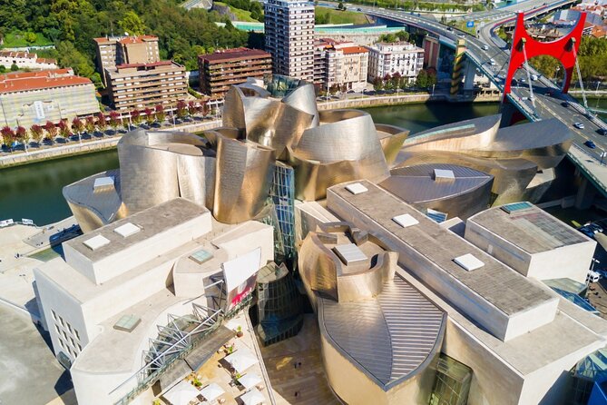 Bilbao & Guggenheim Museum Private Walking Tour With Guide - Exploring Bilbaos Old City