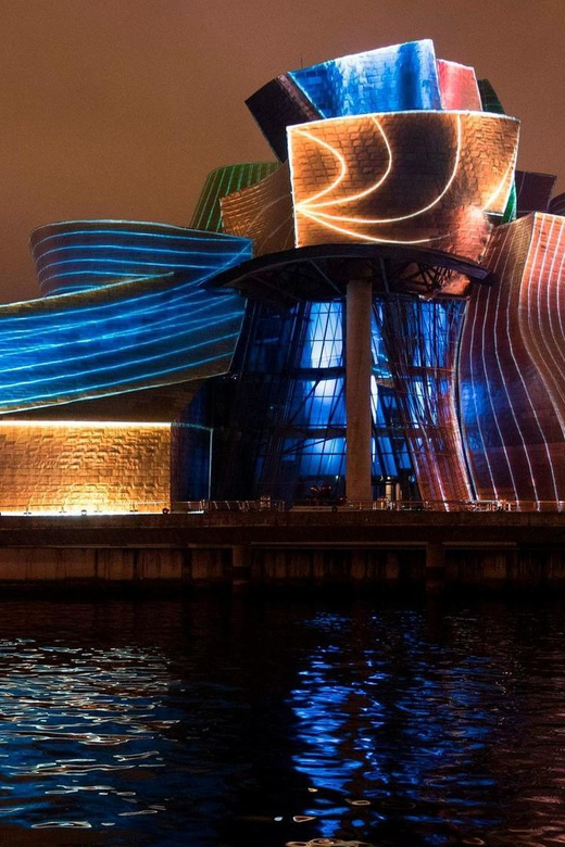 Bilbao: Guggenheim Museum Skip-the-Line Guided Tour & Dinner - Guggenheim Museum Highlights