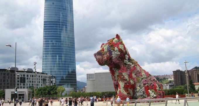 Bilbao: Guggenheim Museum Tour With Skip-The-Line Tickets - Small Exclusive Group Experience