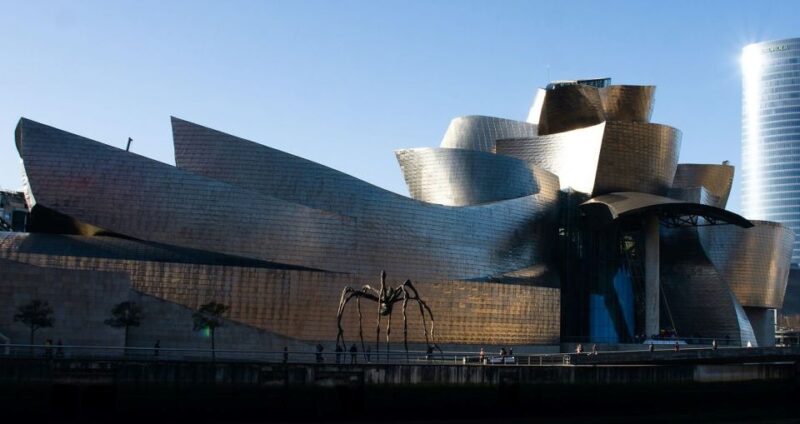 Bilbao: Guggenheim Museum Visit & Private Walking Food Tour - Modern Art Masterpieces