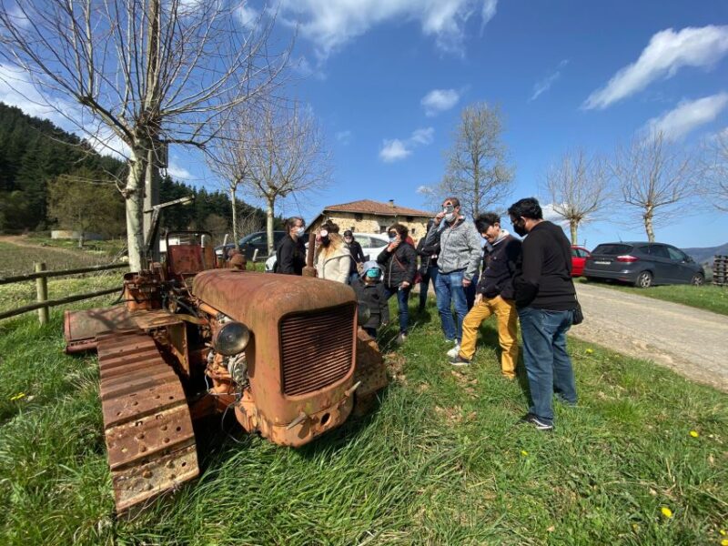 Bilbao: Guided Txakoli Wine Tasting - Sampling Local Food Products
