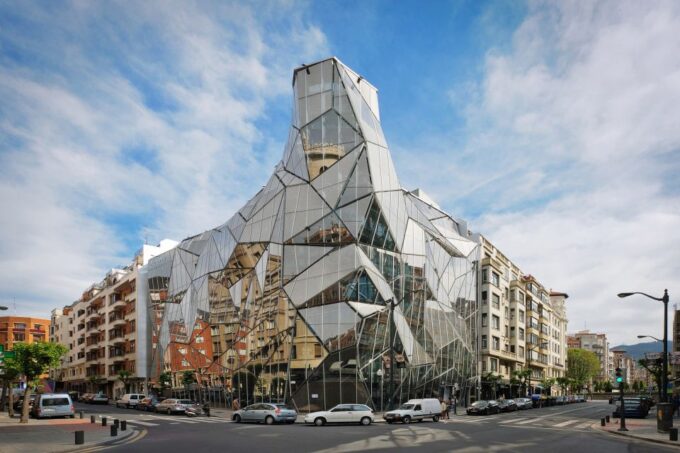 Bilbao: Historical and Architectural Walking Tour - Renowned Architectural Landmarks