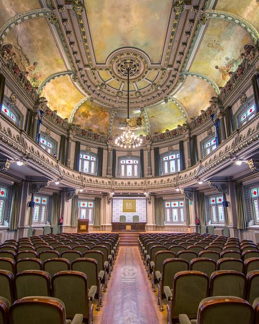 Bilbao Historical Tour - Discovering Bilbaos Architectural Gems
