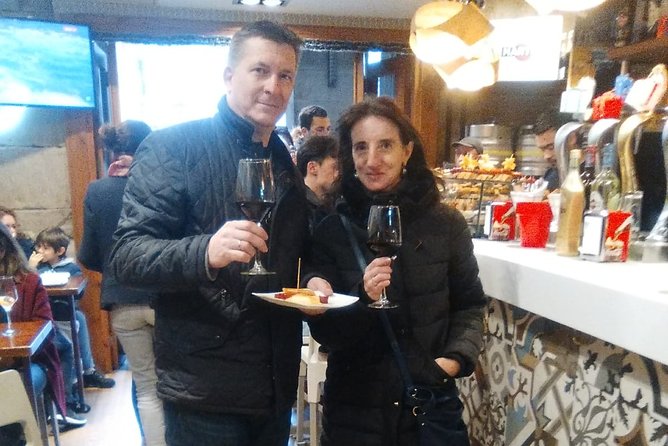 Bilbao: Old Town Small-Group Tour With Pintxos and Drinks - Overview of the Walking Tour