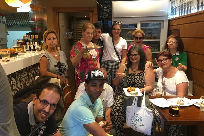 Bilbao: Old Town Small-Group Tour With Pintxos and Drinks - Meeting and Pickup Details