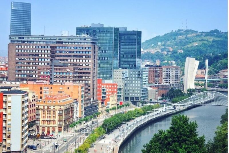 Bilbao : Private Custom Walking Tour With a Local Guide - Included in the Tour