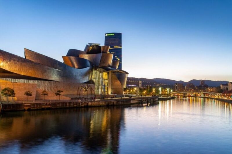 Bilbao: Private Custom Walking Tour With a Local - Exploring Bilbaos Landmarks