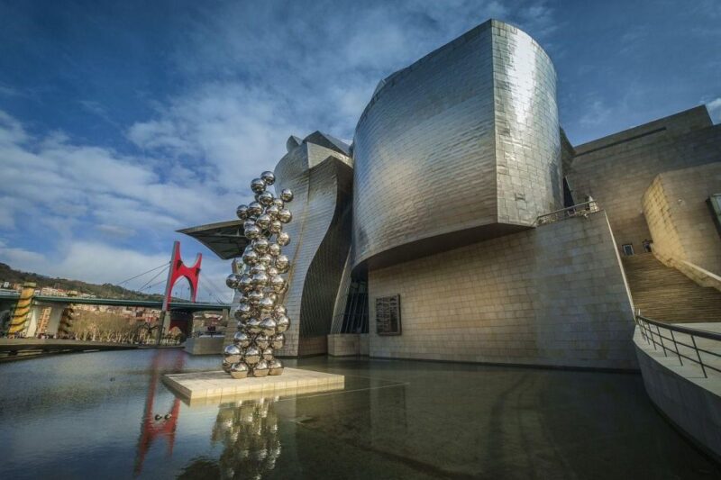 Bilbao Private Guided Walking Tour - Admire the Guggenheim Museum Architecture