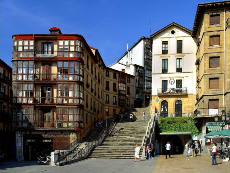 Bilbao: Private Walking Historic & Cultural Tour - Old Town Highlights
