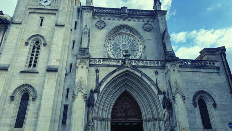 Bilbao Secrets of Casco Viejo: Outdoor Escape Game - Key Points