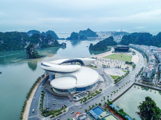 Birds Eye View of Ha Long Bay Seaplane -25 Minutes From SKY - Customer Ratings