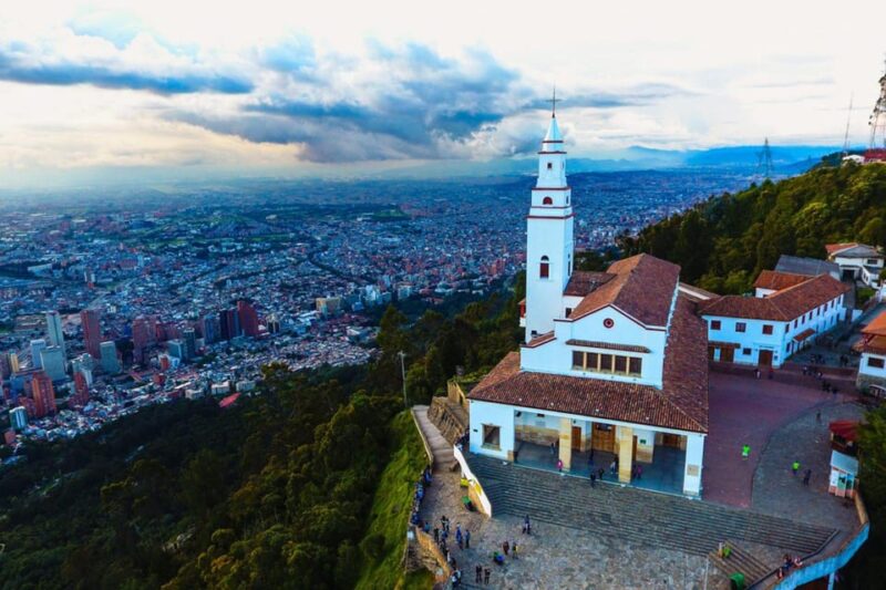 Birdwatching at Monserrate Bogotá - Exploring Monserrates Birding Trail