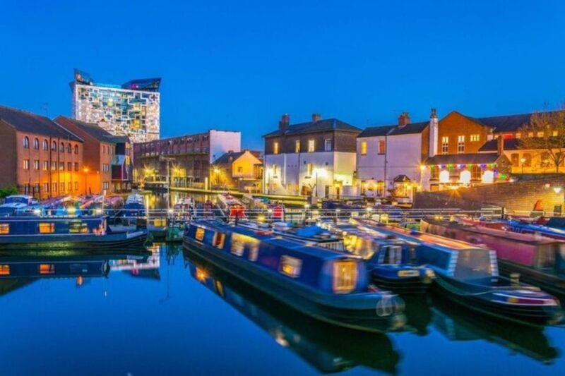 Birmingham : Private Custom Walking Tour With a Local Guide - Exploring Main Attractions